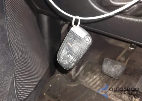 2016 Jeep Cherokee Latitude z USA, uszkodzony, nr VIN 1C4PJMCS3GW253000